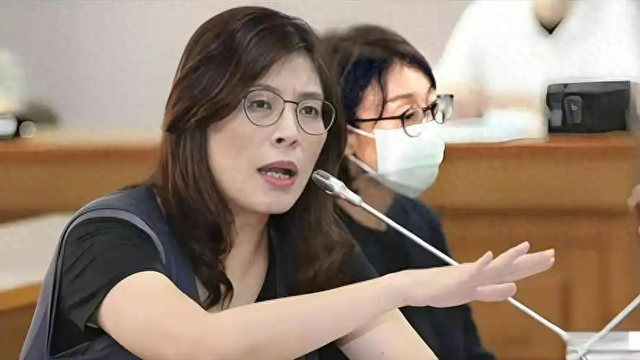 郑丽文当选国民党主席，大陆发贺电，马英九表态，赖清德气急败坏