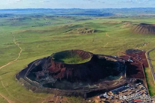 今日，这些游客可免费自驾游乌兰哈达火山！