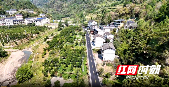 张家界市武陵源农村公路串起美景与民生 绘就幸福新图景