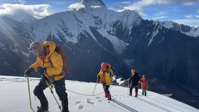 31岁向导从那玛峰不慎跌倒滑坠，三个错误操作，导致他不幸遇难