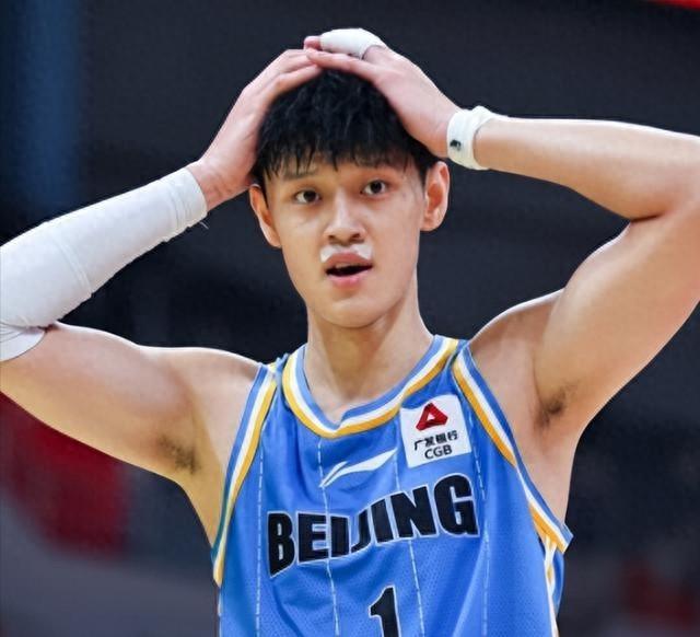 恭喜！22岁曾凡博签约达成，拒绝海外合同重返首钢，奥莫特被裁！