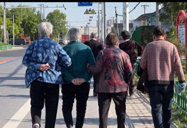 心理专家说：58岁以后一定要少去看望自己的兄弟姐妹们