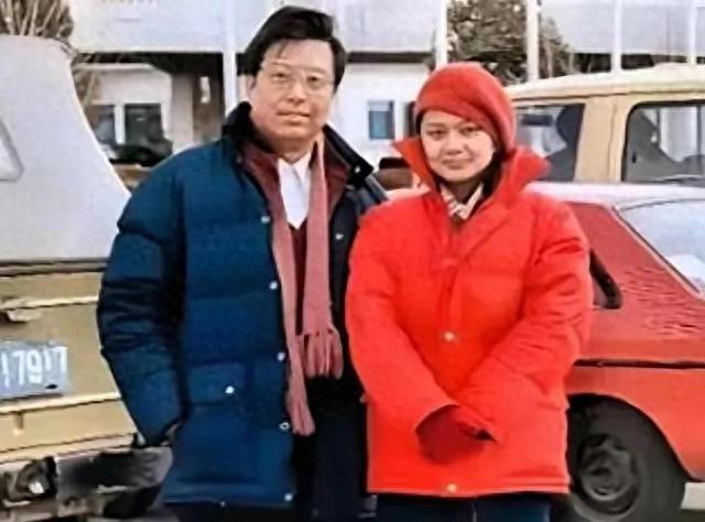 80年代,李双江和前妻丁英的一张合影