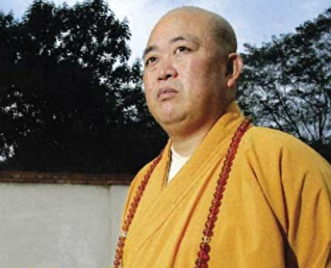 一天仨瓜！释永信被批捕、王大陆认罪、贾乃亮被控卖假货，太意外