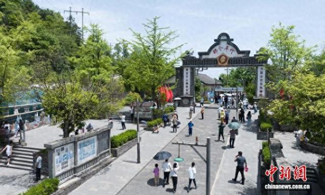 从矿场到片场 贵州朱砂古镇“出镜”又“出圈”