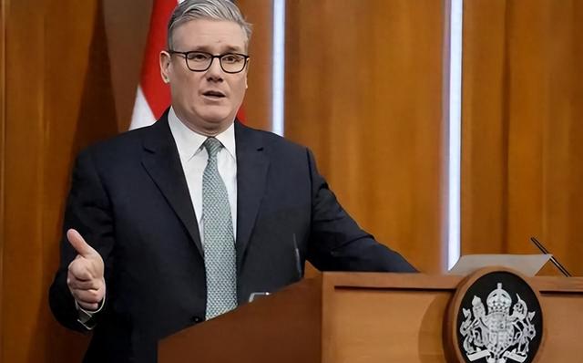 斯塔默多次强调一点	，并称：坚持对台立场，愿为中国全面战略伙伴