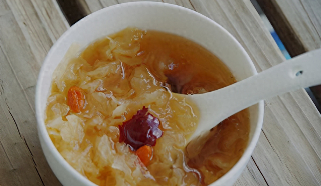 银耳要煮多久（煮银耳汤）