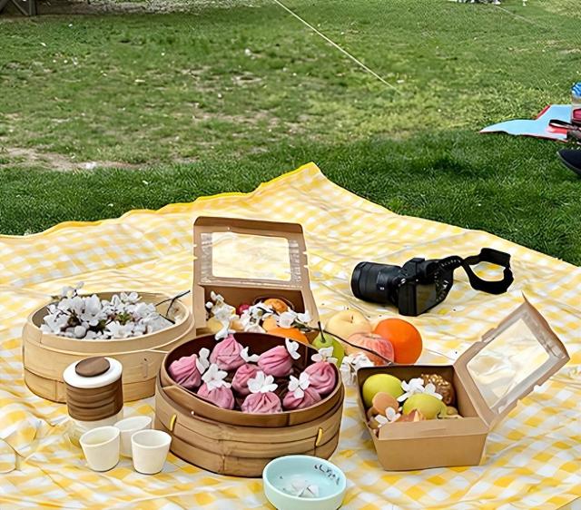 年轻人为何集体“白嫖”景区？报复性白嫖，景区赚不到钱了？