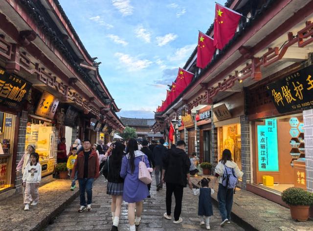 【丽江关注】八方游客点赞丽江古城之美