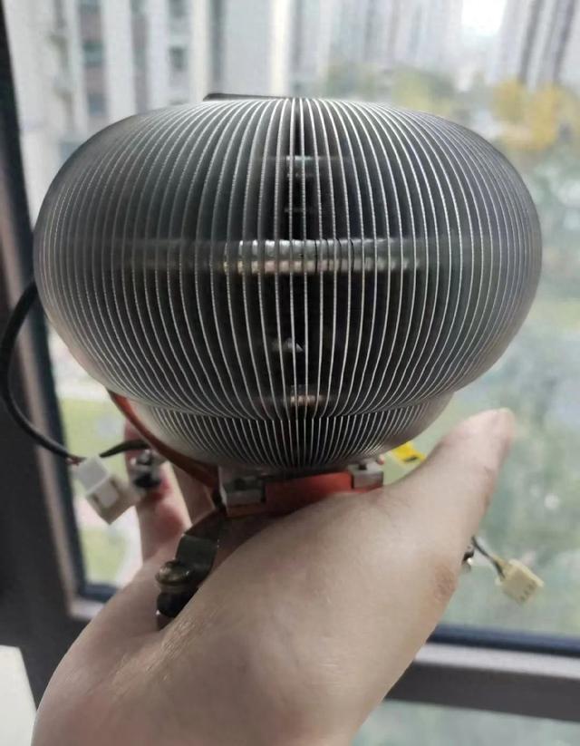 二手散热器变成高价“艺术品”，整个闲鱼就1件，开价415元