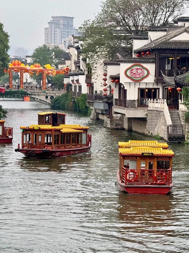 我是成都人,在江苏南京待了几天,憋不住想讲南京的独特印象。