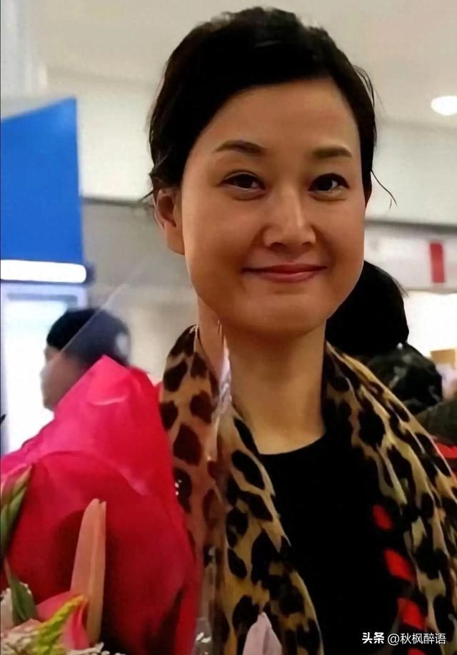 宋祖英60岁了，这状态真不错，老了也那么漂亮，美了一辈子