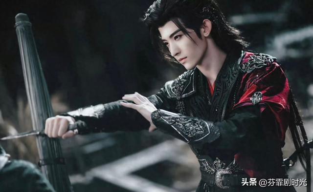 女演员身份和戏份哪个重要？看《暗河传》彭小苒和杨雨潼就知道了