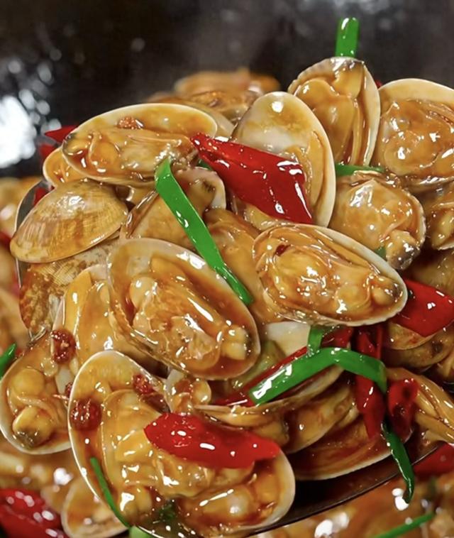 炒海鲜的秘制酱如何熬炒海鲜的秘制酱怎么熬（海鲜酱地锅酱的万能做法）