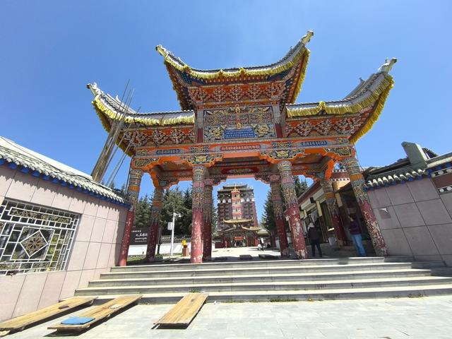 米拉日巴佛阁，甘南旅游重要一站，开宗立派各大师汇集，藏区唯一