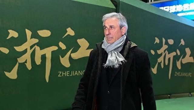 巴萨前主帅+8年中国执教史！愿意接任国足主帅！给王钰栋提建议！