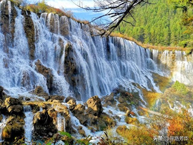 忆起诺日朗瀑布前的那个少年