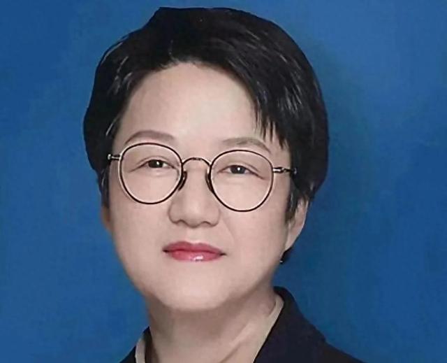 每天一睁眼就进账6700万！字节、京东为啥上赶着给这湖南女人送钱