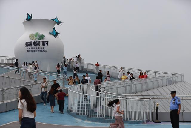 郫都国庆“美丽经济”热力迸发丨春天花乐园与蝴蝶村点燃消费新引擎