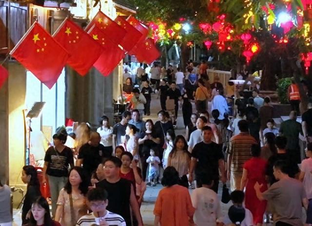 广东揭阳古城国庆开街迎客