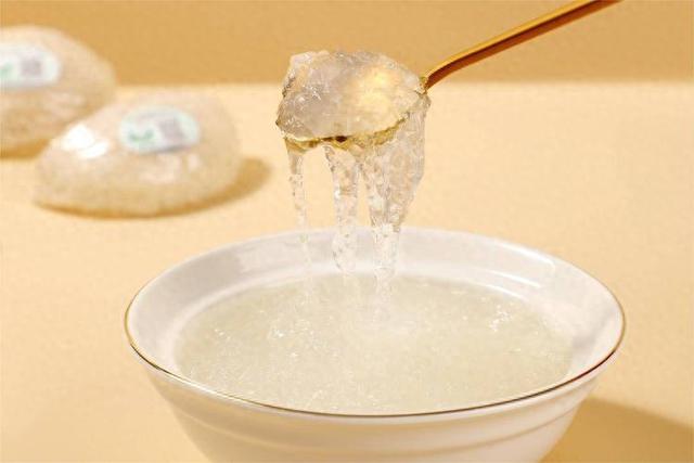 燕窝的功效有哪些什么人适合吃 2025年燕窝多少钱一斤2025年价格＂,＂