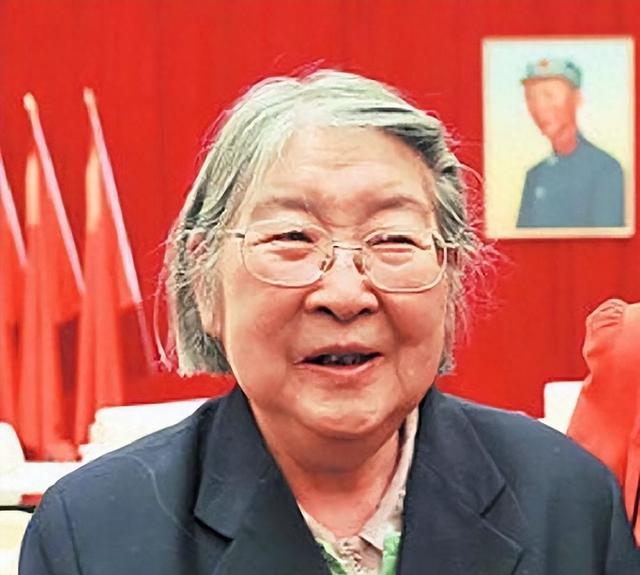 毛主席去世前，有1件怪事及2个巧合，有人说天意有人说是暗示