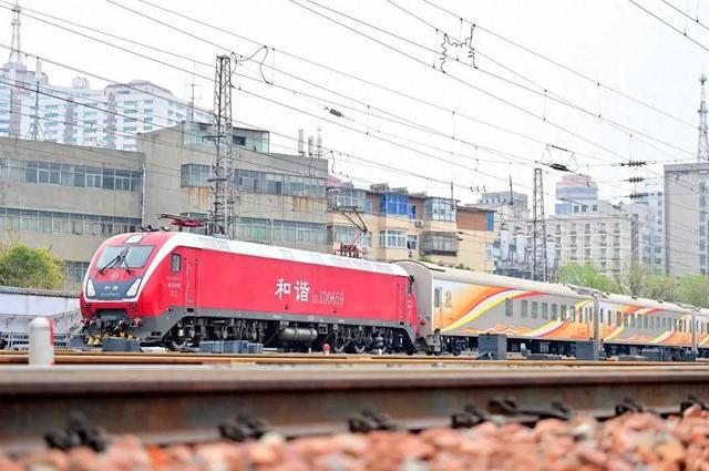 Y359次，一张票管吃管喝管玩，还能洗澡？！