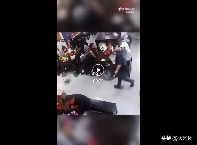 火锅店老板回应滑倒烫伤顾客：提出支付治疗费用6000元，再赔偿1万元，对方不同意 若协商不成功将走法律程序