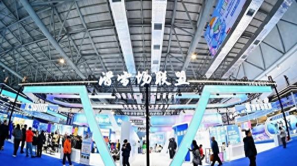 吉林冰雪盛宴启幕，雪博会与粉雪嘉年华共燃冬日激情