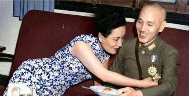 蒋介石有多风流？贴身秘书晚年说出真相，宋美龄的做法令人叫绝