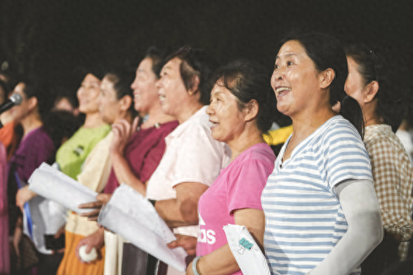 邹平：广场放歌 文化消夏