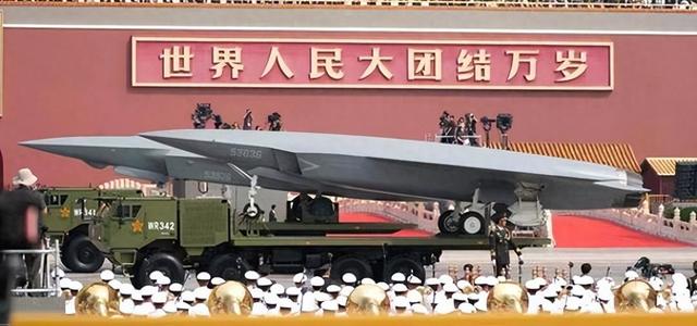 中国舰载无人机、无人制空战机九三阅兵首发，全球军情圈聚焦