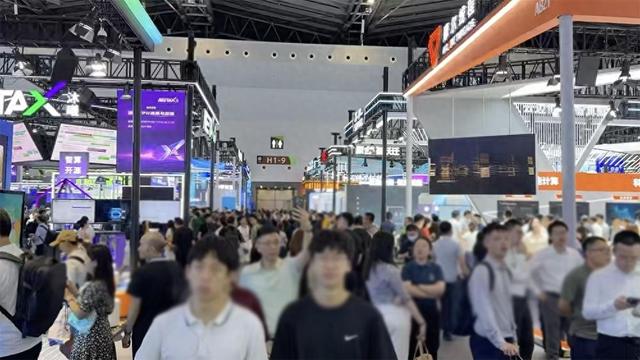 人工智能大会彻底引爆，展区水泄不通，门票炒到2000多，暴走3万步带来最全看点