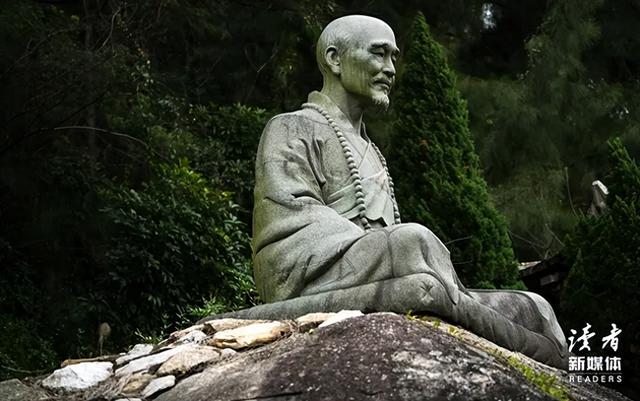 弘一法师：“人一旦死了，生前的衣服、手表，盖过的被子，睡过的床，都会被扔掉，烧掉，处理掉……”