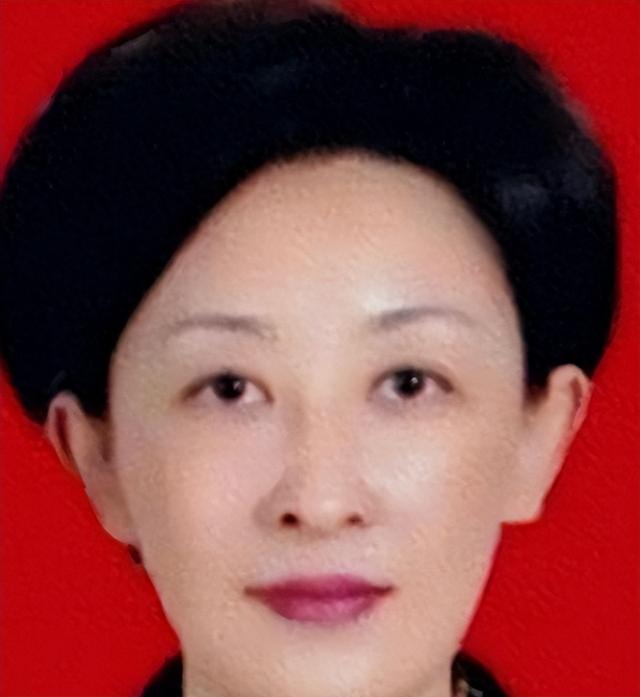 又揪出来一个巨贪，金额高达9.7亿，首富夫人郝斌跨境逃亡失败了