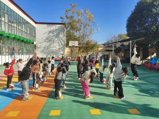 幼儿园全免费政策一出台，幼教市场瞬间“变天”！