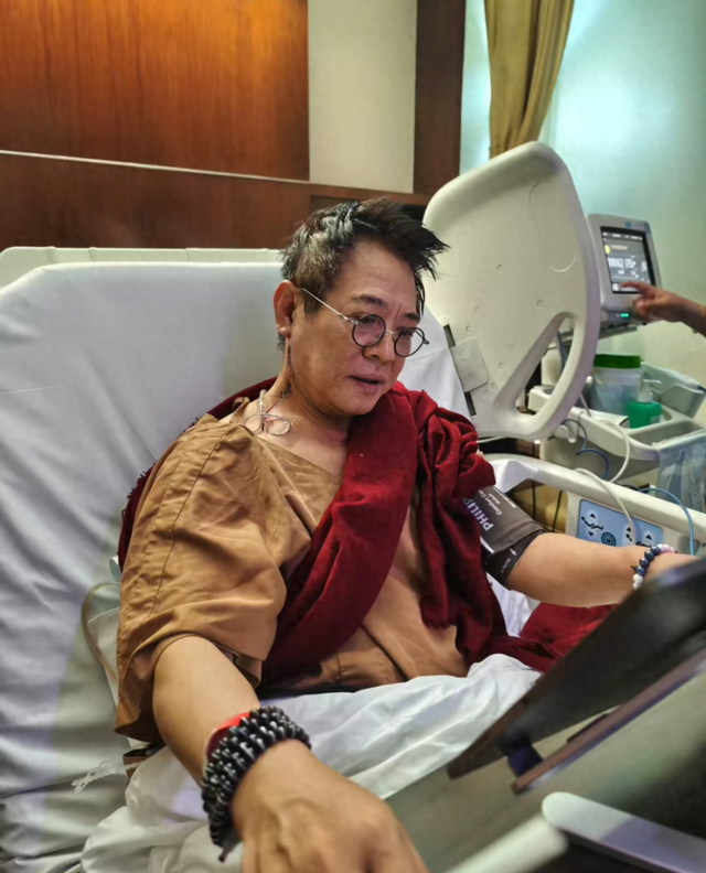 62岁李连杰回应噩耗，手术过程佛珠不离手，聊天记录透露更多细节