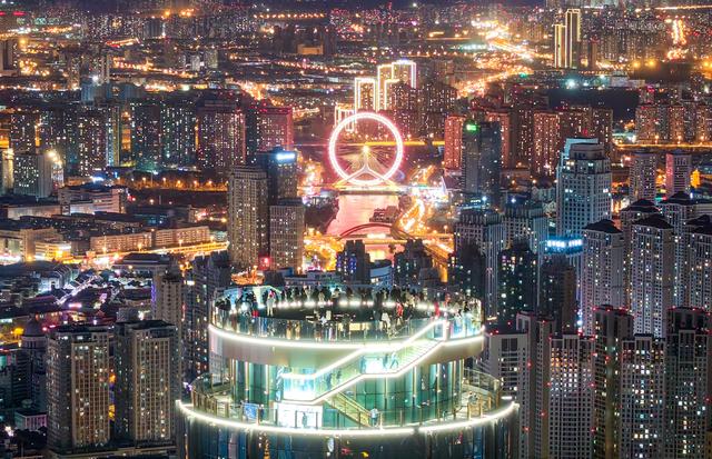 登津湾云顶 瞰城市风光