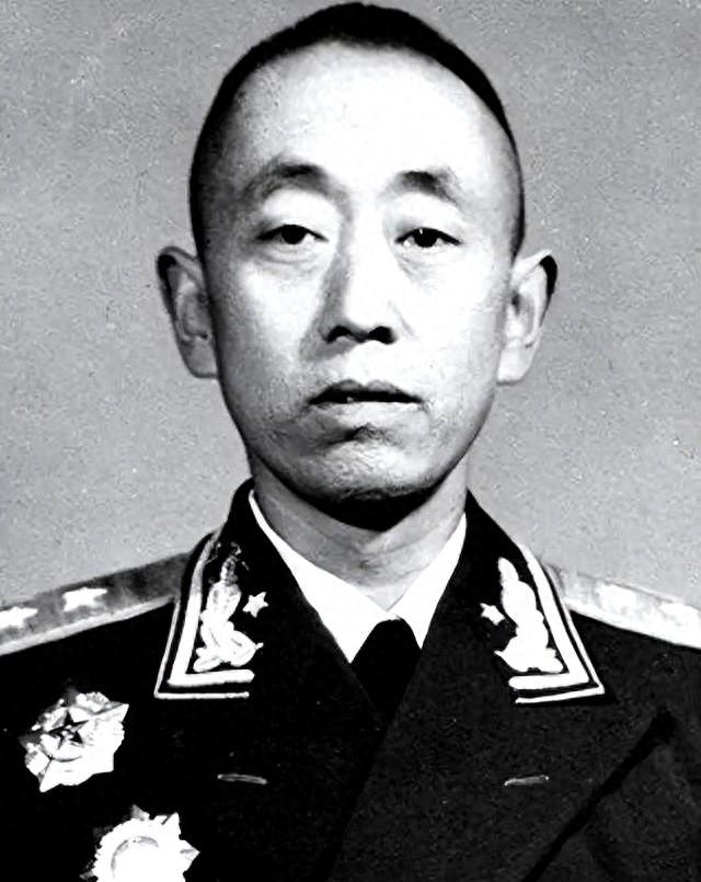 奇怪的现象：聂荣臻手下多达四十万大军，为何他不能直接指挥部队