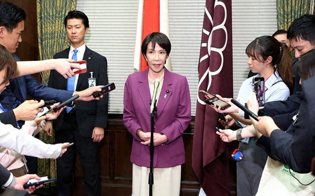 支持率飙升至92.4%！高市早苗迎来大反转，日本政坛要变天了吗？