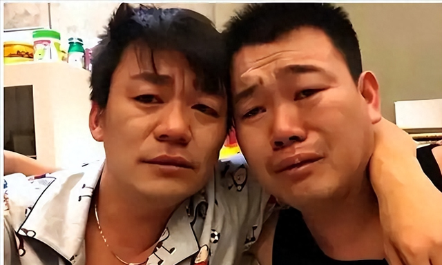 王宝强离婚9年，拿下200亿票房成就！一对子女成为他的“救赎	”！