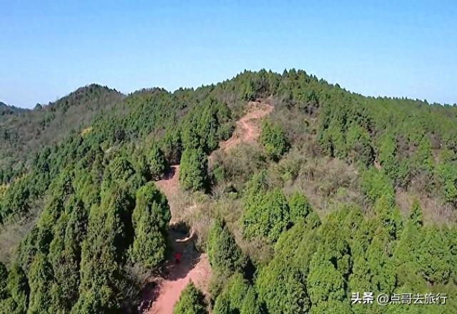 成都龙泉山爆红徒步路线，享受超级梭梭板，大人小孩都喜欢！
