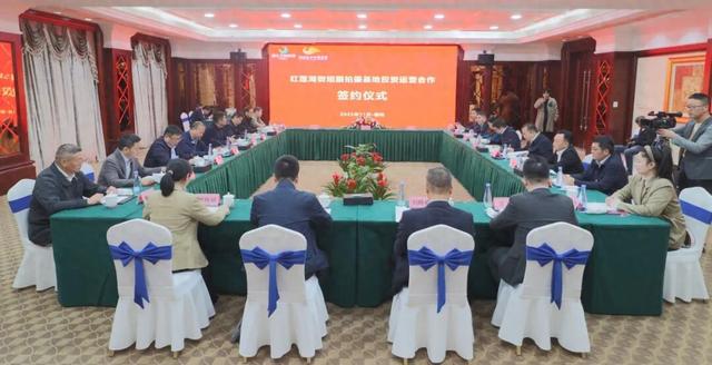 湖北文旅集团与长江电影集团签约，华容红莲湖开启“文旅+影视”融合发展新征程