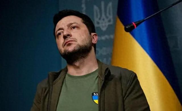 两场战斗在基辅打响，乌媒透露：政客在跟政客斗，军队在跟军队打