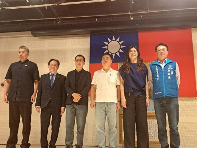 国民党主席候选人齐聚发表政见，郑丽文：不应把大陆当作敌人，对岸的市场、技术人力，是台湾非常重要的资源
