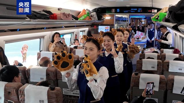 黑龙江首趟“萌虎”主题列车启程！预热最美冰雪季