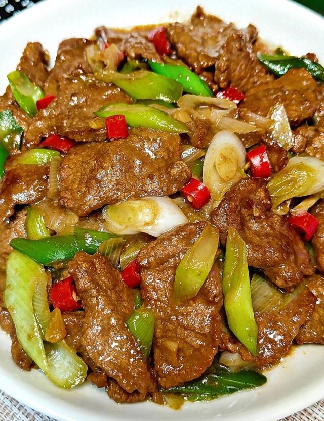 厨房小白也能秒变大厨！葱爆牛肉的隐藏版家常做法