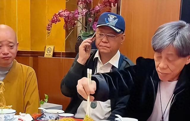 陈光标撕开遮羞布：梁小龙哪里是病死，分明是被人利用折腾死的！