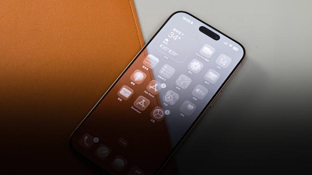 iOS 26 公测版更新！这是 iPhone 未来十年的模样