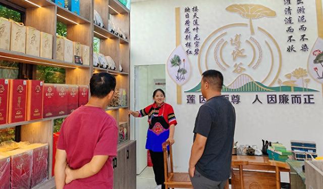 小店方寸间 绽放民族情
